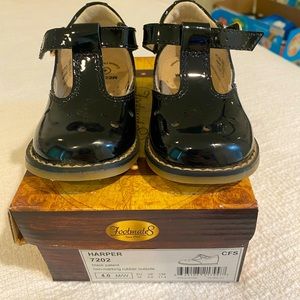 Footmates Harper Mary Jane in patent black leather (size 4)